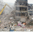 为防止次生灾害，救援队对与倒塌房屋相连的民房进行拆除。 - 浙江网