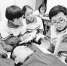 　日前，住在华北油田任丘矿区的王硕正在家中躺着给孩子们上英语课。 - 浙江网