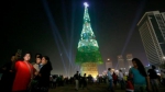 斯里兰卡人工圣诞树57米高，创吉尼斯世界纪录。（图片来源：美联社） - 浙江网