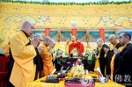 中佛协副会长静波大和尚极乐寺传授八关斋戒 - 佛教在线