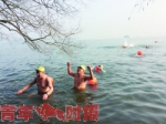 近300人昨下西湖冬泳迎新 最大的感受是水清多了 - 浙江网