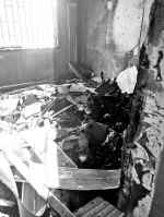 因手机充电爆炸起火，导致家中发生火灾的房间。 - 浙江网