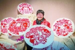 残疾剪纸艺人坚持15年 巧手剪出广州风土人情 - 文化厅