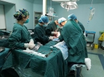 杭州医生半跪一小时给病人做手术 - 互联星空