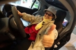 宁波84岁老奶奶70岁考驾照 自驾游玩遍浙江 - 浙江网