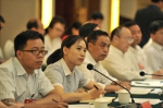 图为：杭州代表团的党代表们正在听取其他代表发言。张茵 - 浙江新闻网