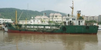 图为：涉嫌非法运输船。　边防支队供图　摄 - 浙江新闻网