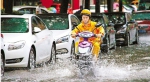 7月4日傍晚，杭州突降暴雨，导致城北部分道路出现积水。 拍友 柱子 摄 - 浙江网