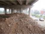新安江特大桥高速桥下整治前。杭州市公路管理局 - 浙江新闻网