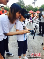 小学生在体验文明指数VR测评系统 潘宇婷 摄 - 浙江新闻网