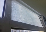 滨江万家星城小区业主家中自爆的玻璃。照片由业主提供 - 浙江新闻网