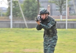 图为：武警官兵正在进行持枪行进训练。王刚 - 浙江新闻网