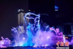运动会会歌MV《动如潮》“音乐喷泉”版响彻在杭州武林广场上。筹办方提供 - 浙江新闻网