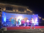 庆元百山祖音乐狂欢夜，游客正在台上参与互动。奚金燕 - 浙江新闻网