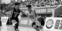 回浦中学男篮队在全国联赛总决赛中。 本报资料照片 - 浙江新闻网