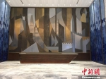 图为：国际会议中心颇有寓意的“海上丝绸之路”装饰画。　方堃 摄 - 浙江新闻网