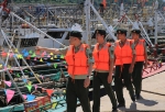 图为：温州边防官兵正在苍南舥艚渔港巡查。吴金阳（通讯员） - 浙江新闻网