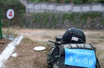 图为：特战队员对移动狙击科目中俯角目标射击。刘治乾（通讯员）/摄 - 浙江新闻网