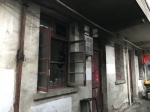 图为：被火烧的房子。 南湖警方供图 - 浙江新闻网