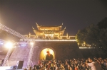 1．4吨“来自星星”的陨石亮相古庆春门 庆春门古城墙文化节昨夜开幕 - 杭州网