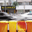 7月8日，杭州环北小商品市场边摆放着的垃圾桶。本报记者 姚群 石怡锋 王晨辉 摄 - 浙江新闻网