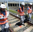 图为：杭州杭港地铁有限公司信号段场检修队在进行检修工作。　王刚　摄 - 浙江新闻网