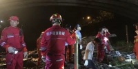 桐庐一廊桥桥顶垮塌 乘凉村民被压 截至今天凌晨确认8死3伤 - 杭州网