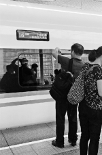 杭州到香港高铁昨首发 61位乘客喝了“头口水” - 杭州网
