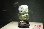 图为：青田石品种之一——蓝星。　胡小丽 摄 - 浙江新闻网