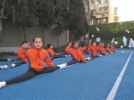 最近杭州不少小学进行了体测 跳绳和仰卧起坐得分率最高 很多男生坐位体前屈做得嗷嗷直叫 - 杭州网