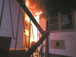 昨天下午杭州竹竿巷小区 5楼一户人家燃起大火 - 杭州网