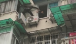 惊险！杭州文二新村5楼失火 老人带两个小女孩爬窗踩空调逃生 ​ - 杭州网