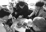 他们谋划十多年的“团圆饭” 终于在昨天中午吃上了 - 杭州网