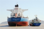 图为海上船用燃料油加注。浙江自贸区管委会提供 - 浙江新闻网