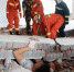 图为：工人被埋压。 陈文青 摄 - 浙江新闻网