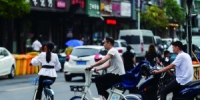 知道吗？你骑的共享电动自行车上路并不合规 - 杭州网