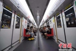 慈孝地铁专列穿行杭州。　王刚　摄 - 浙江新闻网