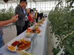 游客参观5G智慧农场。供图 - 浙江新闻网
