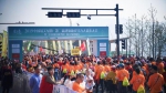 近万名徒步爱好者参与活动。 钱晨菲供图 - 浙江新闻网