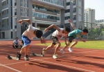 杭州市某中学高三体育生在训练。商泽阳 摄 - 浙江新闻网