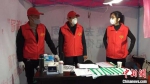 疫情期间，梁丹和村民坚守在卡口　黄店镇提供　摄 - 浙江新闻网