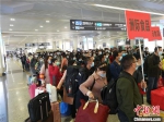 务工专列抵达杭州。（资料图）　张煜欢　摄 - 浙江新闻网