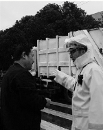 环卫清运车频频闯红灯 宁波交警清晨拿下两辆 - Qz828.Com