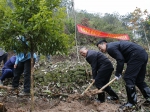 省政协副主席黄旭明到莲都区参加义务植树劳动带头种植珍贵树 - 林业厅