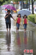 江苏多地遇强降雨天气 发布地质灾害风险预警 - 浙江新闻网